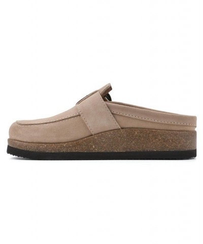 Women's Bueno Slip-On Clogs Tan/Beige $45.39 Shoes